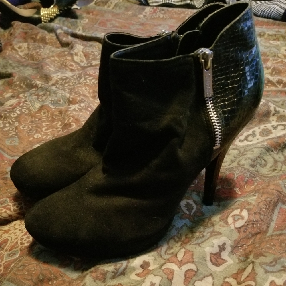 Guess ankle boots
